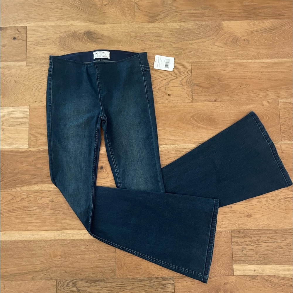 Free People Rich Blue Bell Bottom Jeans. Size 26.
